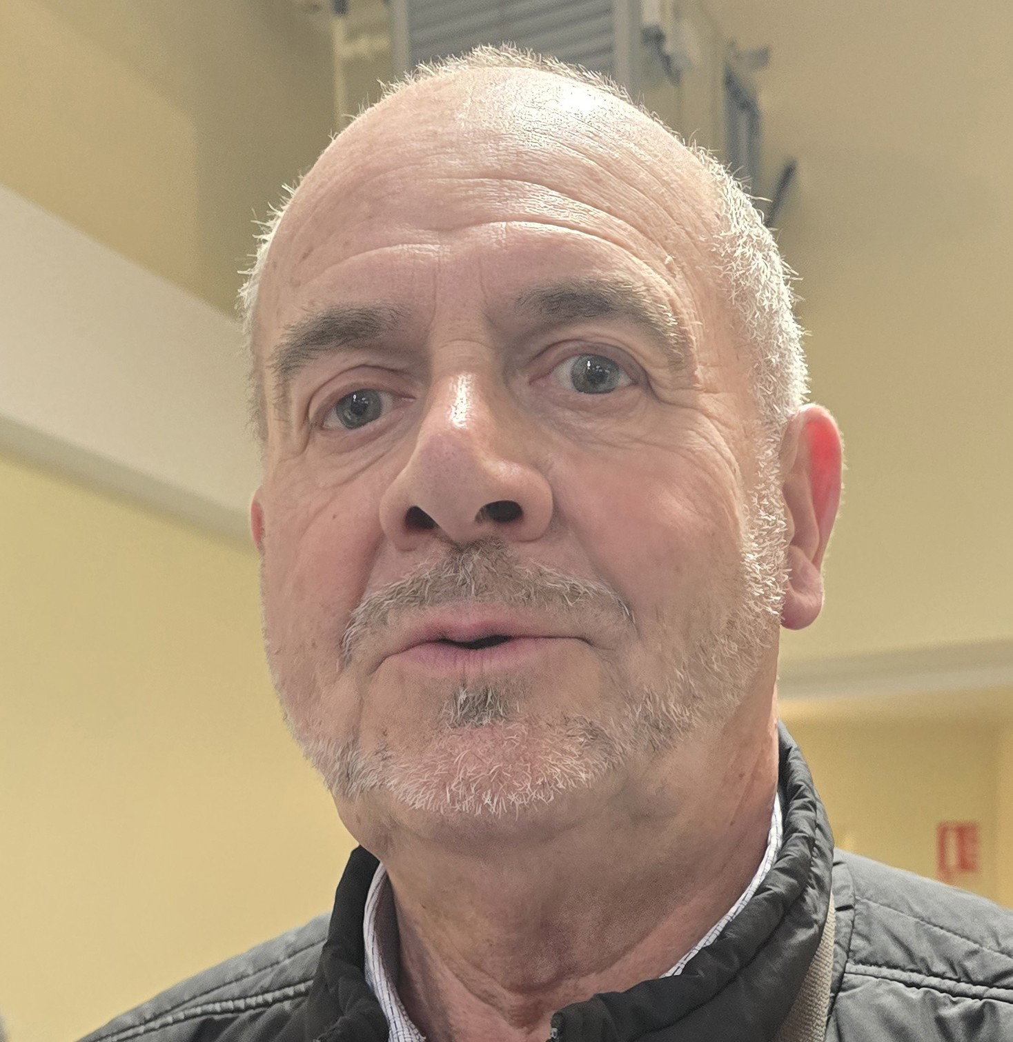 André